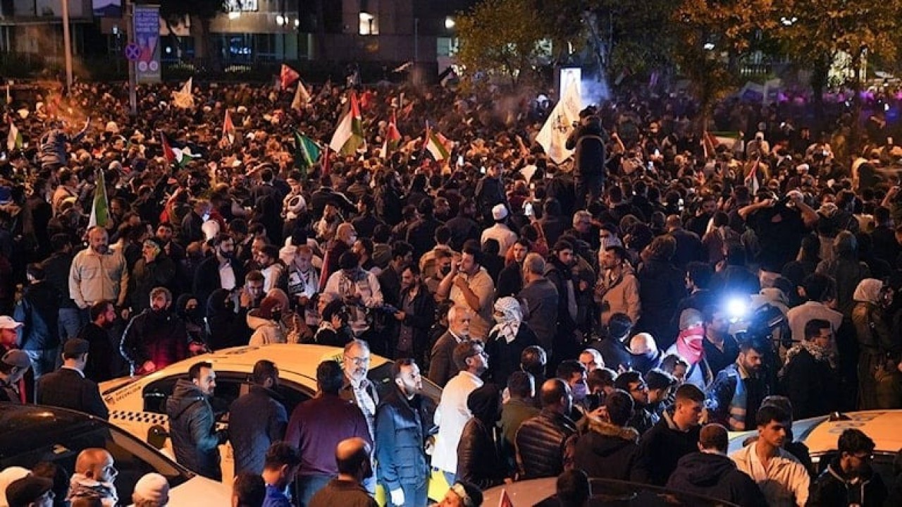 İstanbul’dan acı haber: İsrail protestosunda bir kişi öldü,  63 kişi yaralandı