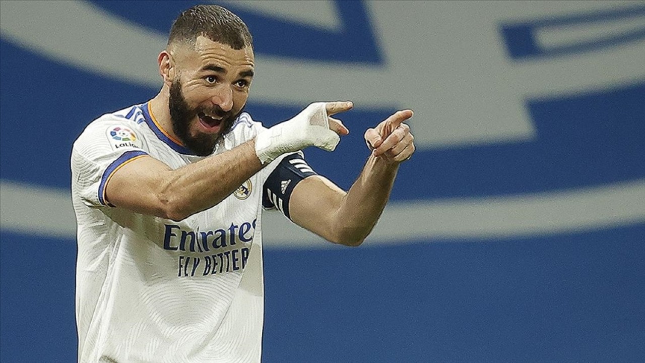 'Dualarımız Gazze için' diyen Benzema'yı terörist ilan ettiler