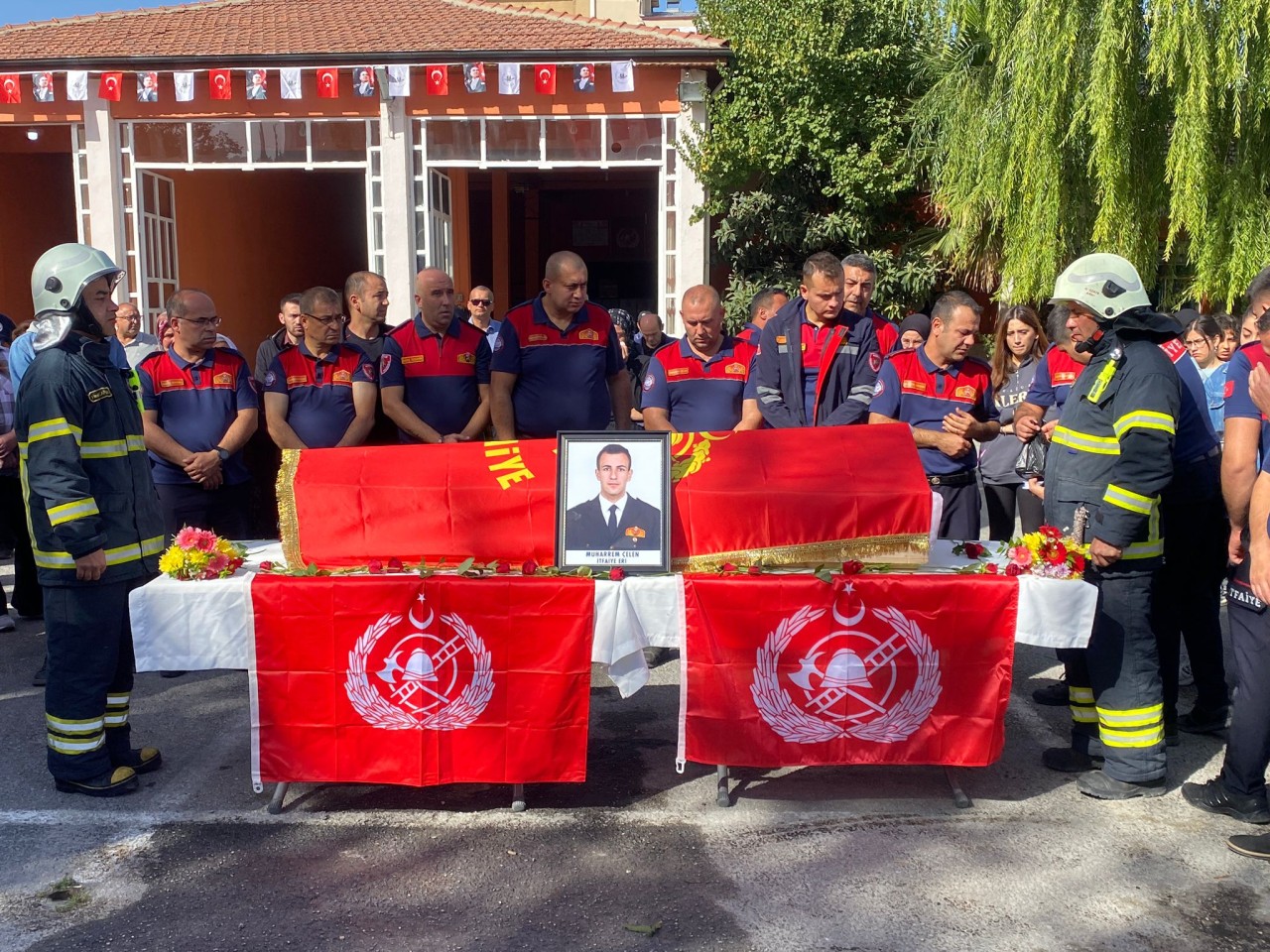 Burdur'da otomobil ağaca çarptı: İtafiye eri Muharrem Çelen öldü