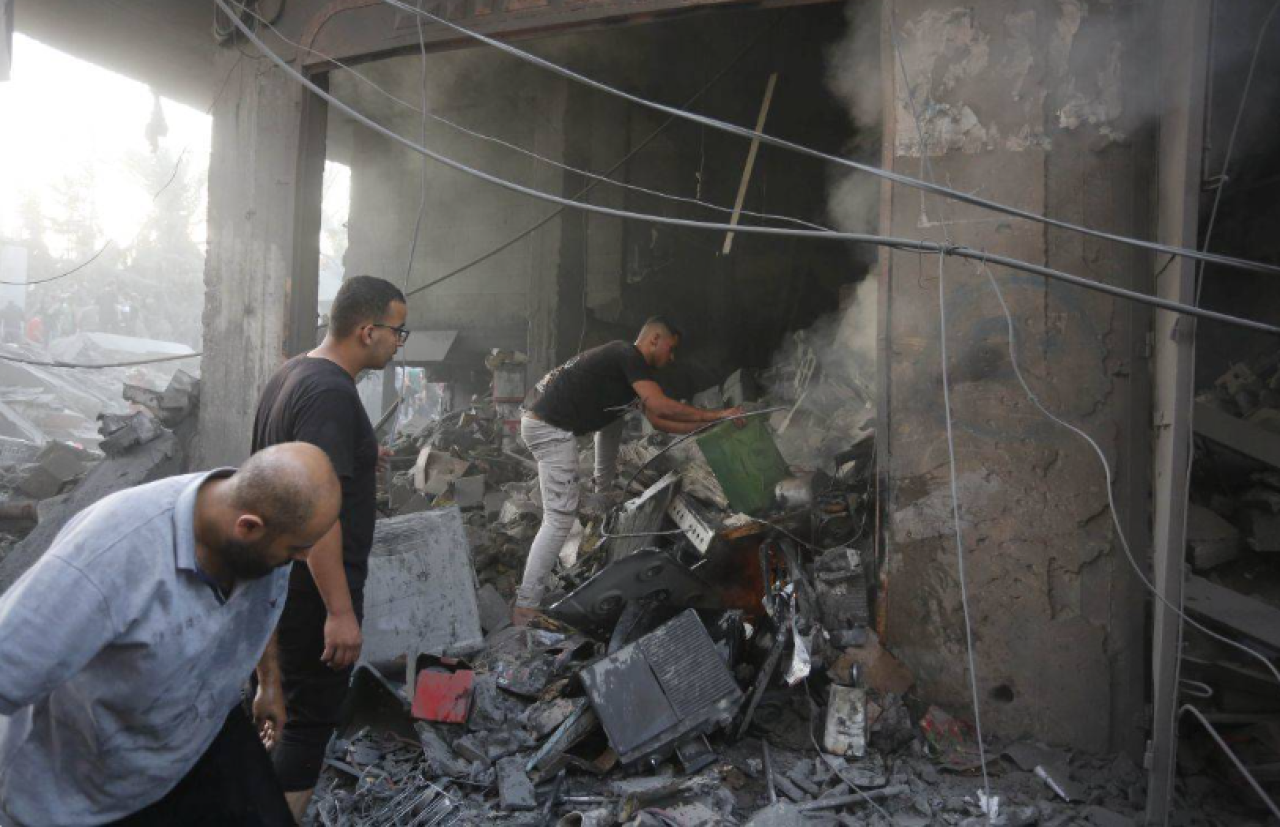 İsrail bu kez de sivillerin sığındığı okulu vurdu!