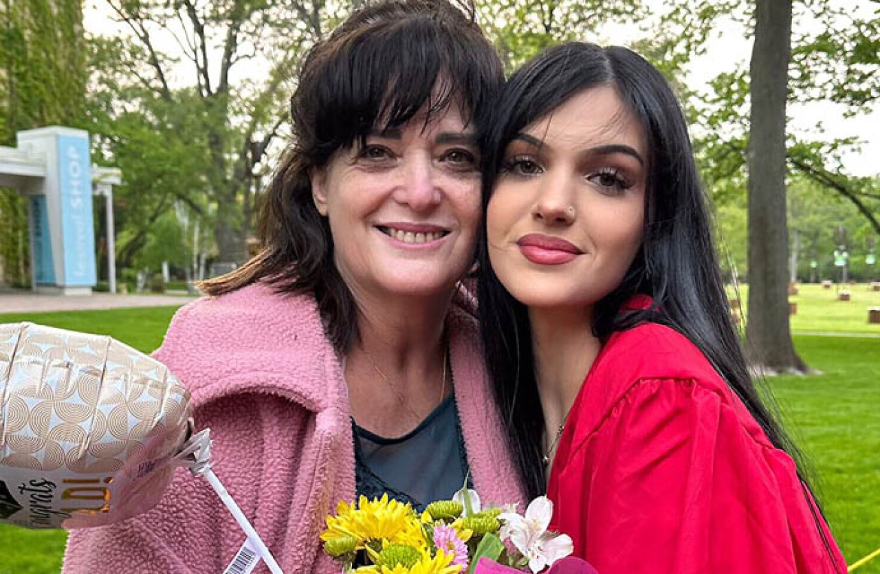 Hamas'ın rehin aldığı anne ve kızı serbest bırakıldı: İşte son halleri