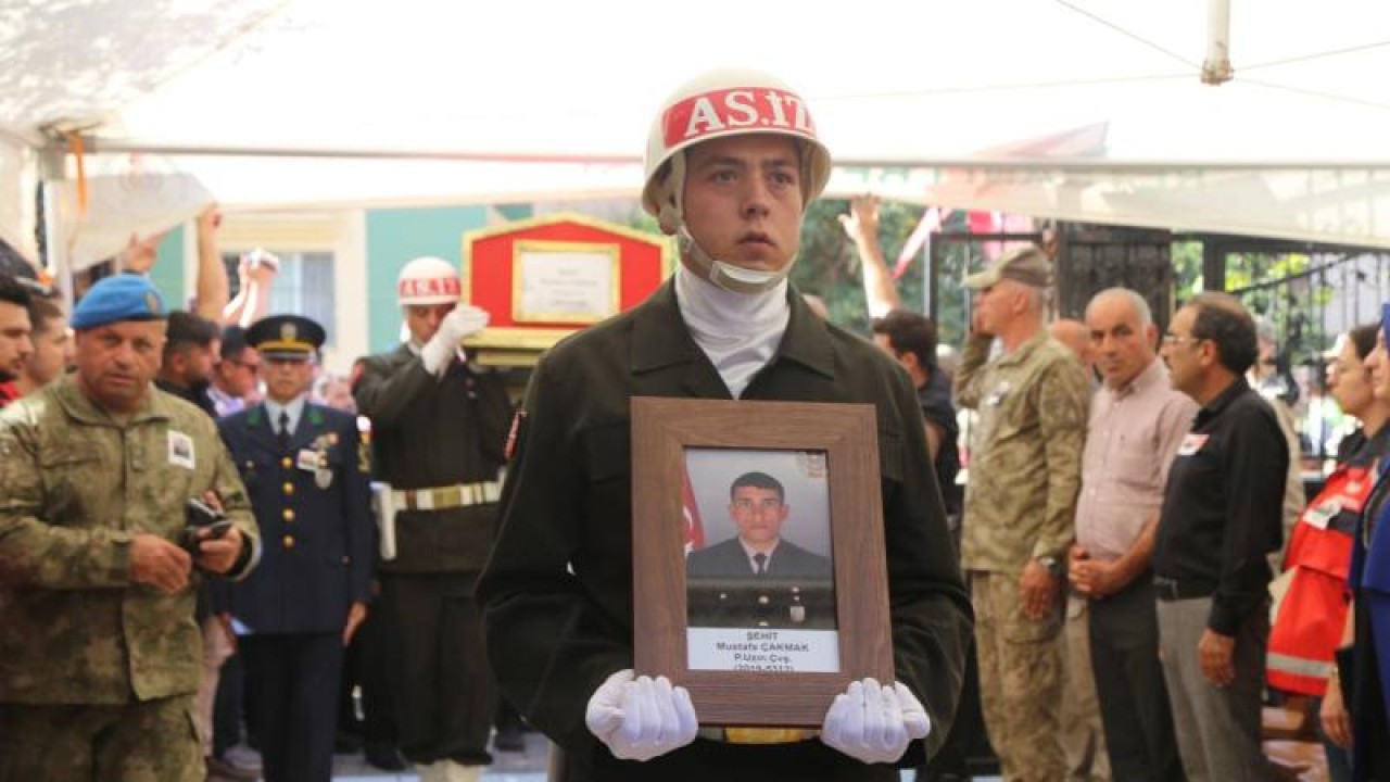 Şehit Mustafa Çakmak'ın naaşı Hatay'da toprağa verildi