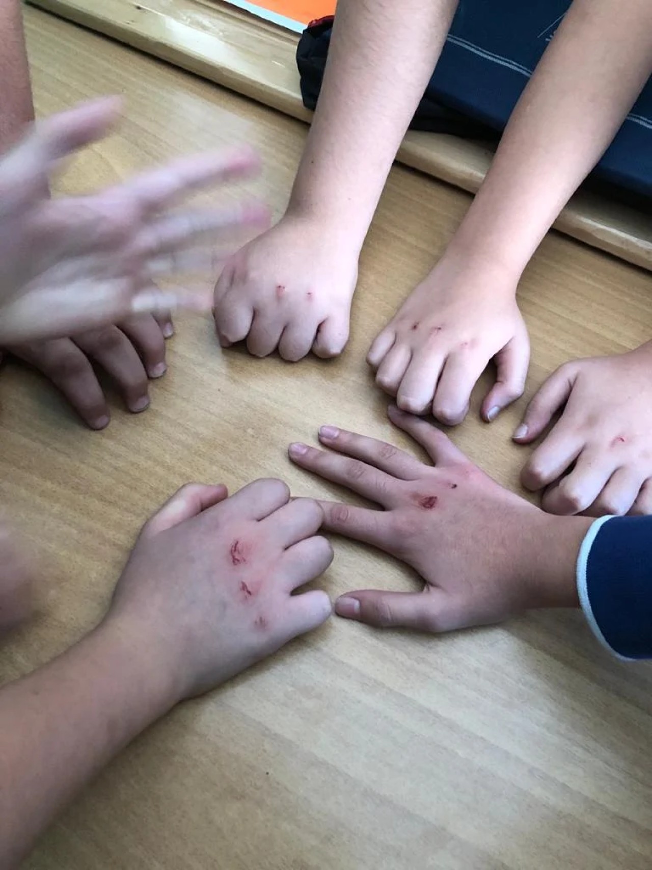 Veliler,  çocuklarınıza dikkat! Okulda oynadıkları o oyun hayati tehlike saçıyor