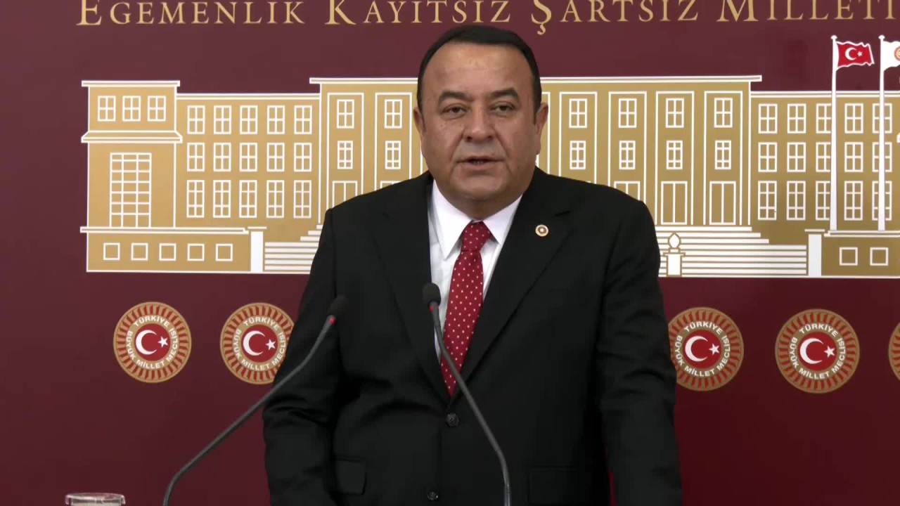 CHP'ye mi AK Parti'ye mi katılacak? İYİ Parti'den istifa eden Beker,  rengini belli etti!