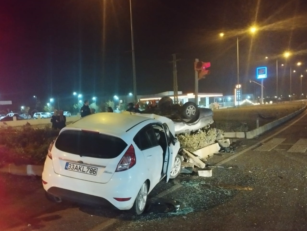 Balıkesir Burhaniye'de feci kaza: 1 kişi öldü,  2 kişi yaralandı