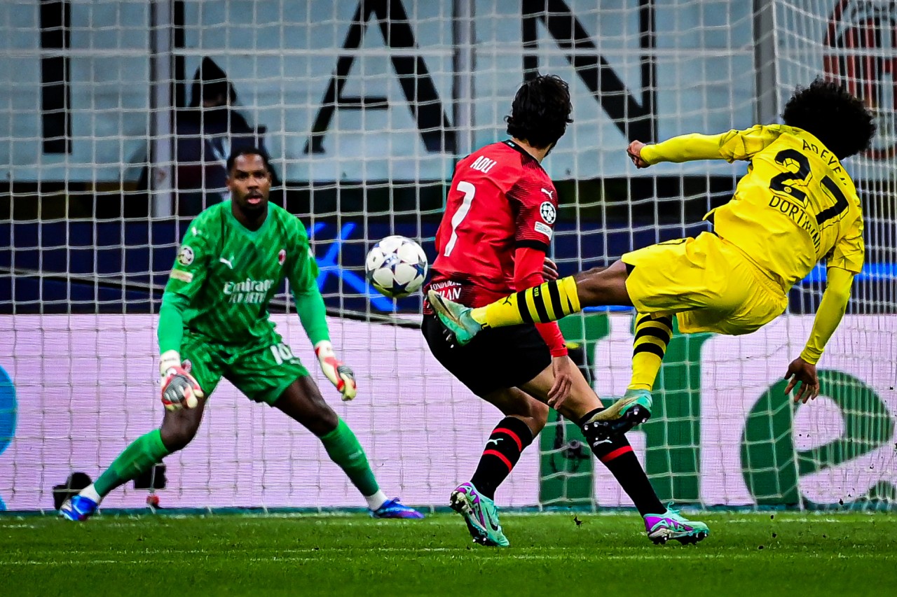 Şampiyonlar Ligi'nde gol yağmuru. Barcelona 2-0'dan döndü. Milan yıkıldı. Haaland rekor kırdı