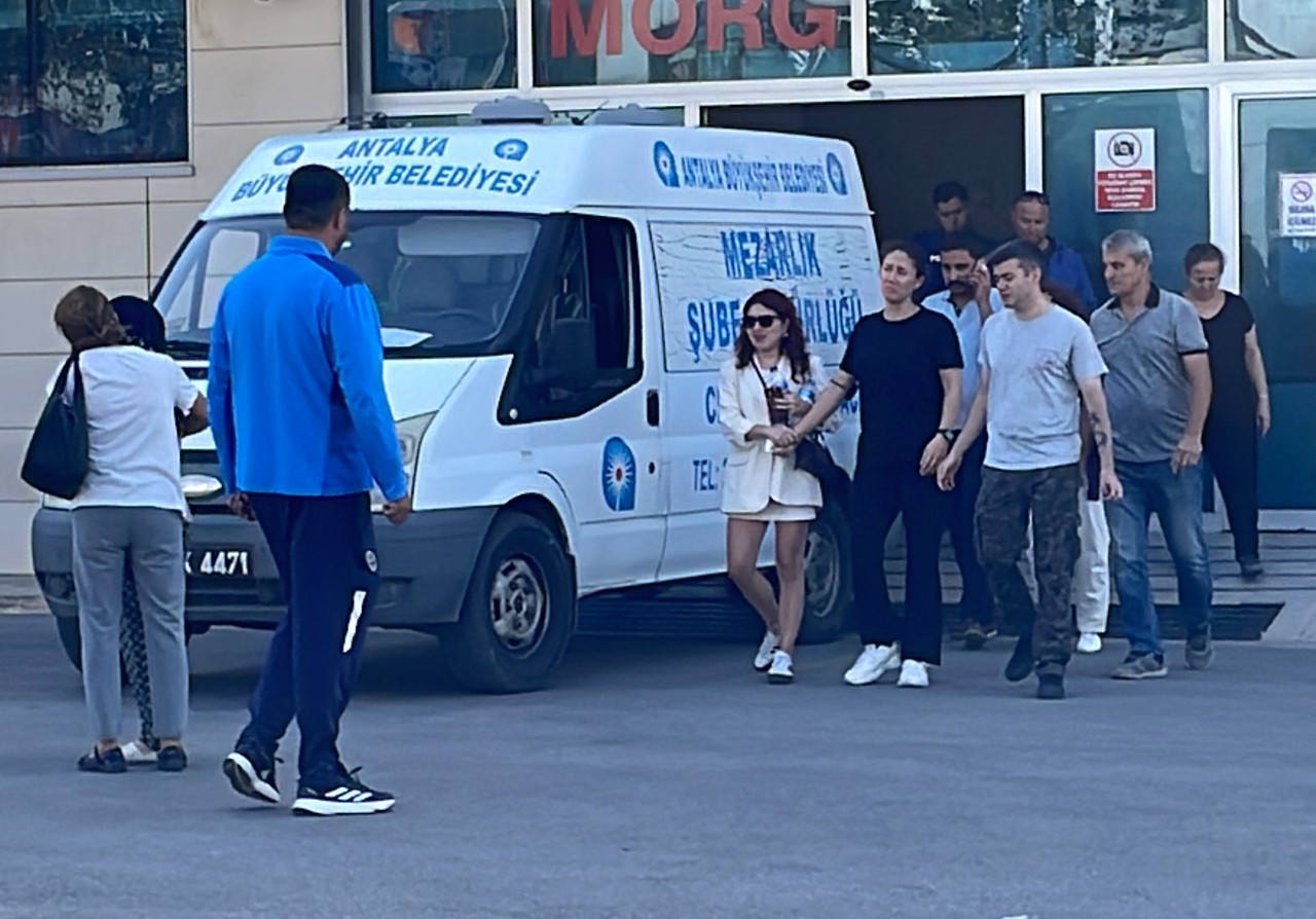 Kaş'ta alev alan teknenin sahibi Ali Aslan yanarak öldü