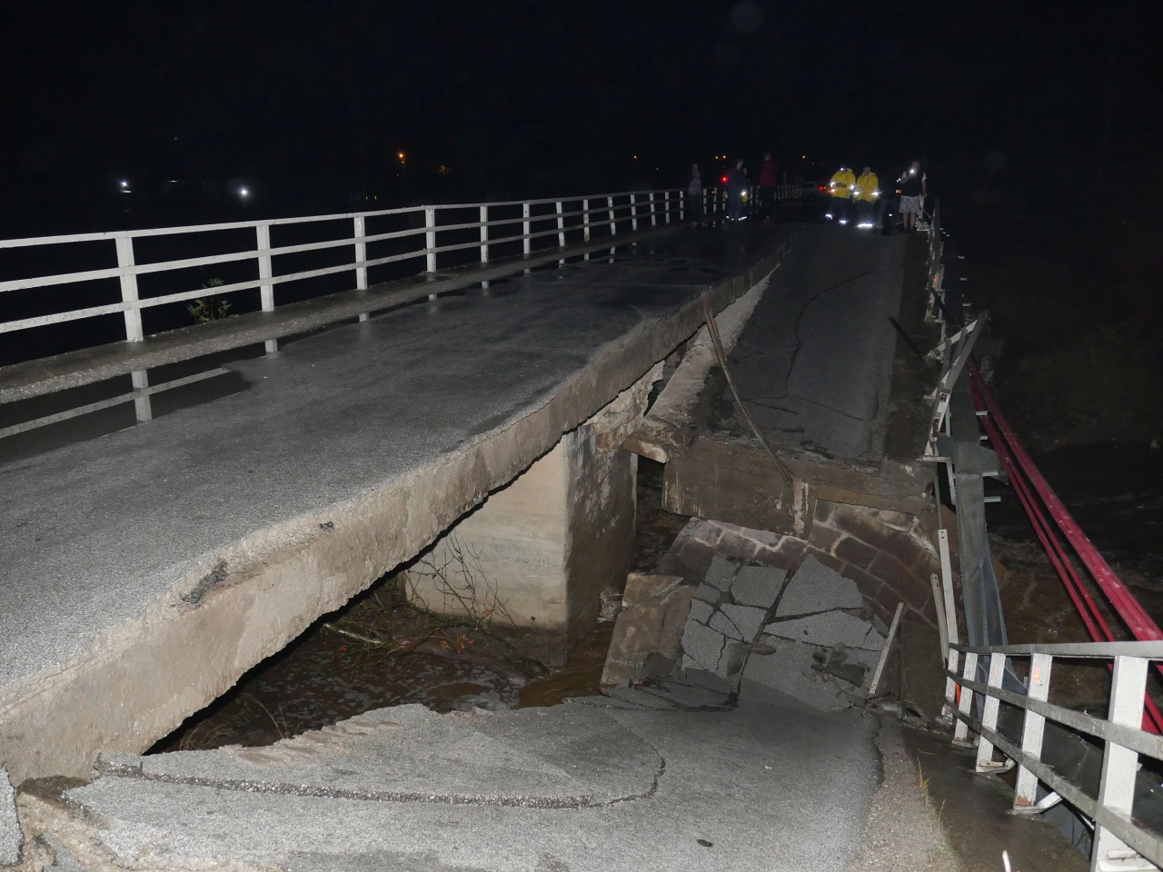 Balıkesir'de köprü çöktü