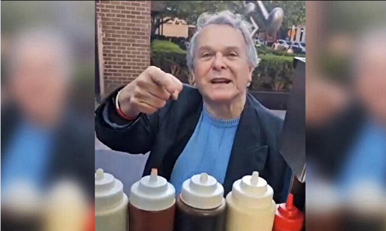 Müslüman seyyar satıcıya hakaret eden ABD'li eski yetkili gözaltında!