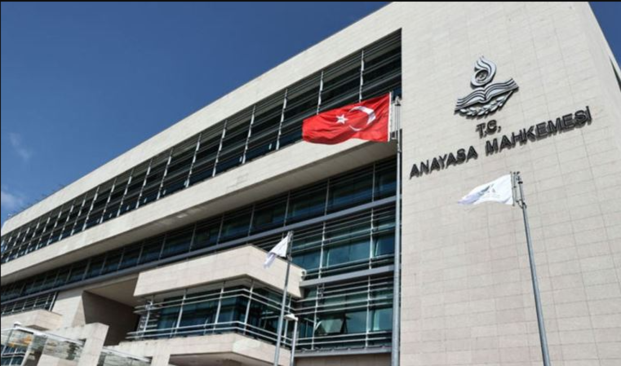 AYM 'dezenformasyon yasasının iptal istemini' reddetti!