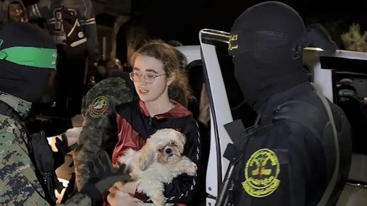 Hamas 17 yaşındaki kızı ve köpeğini de esir almış!