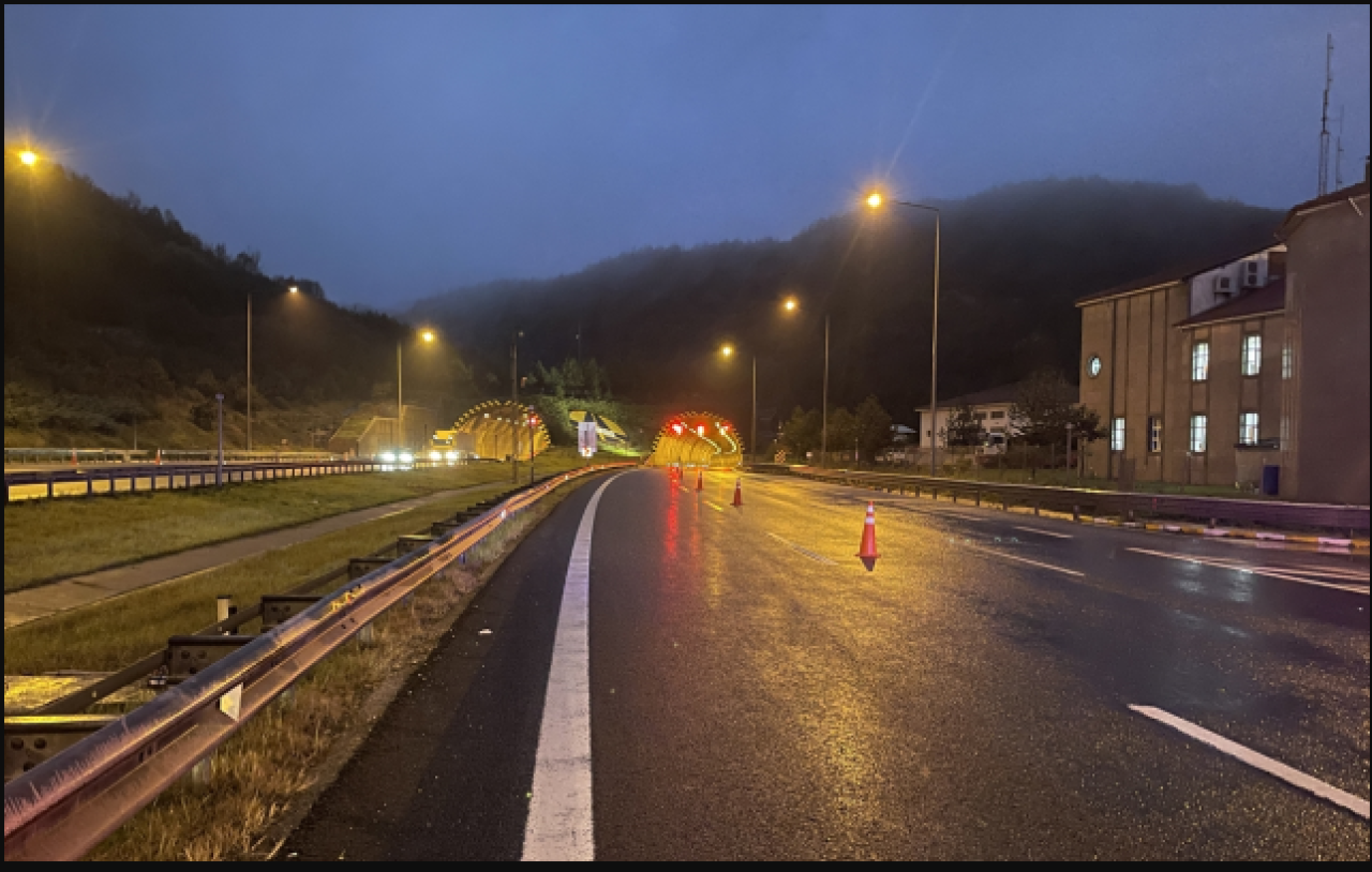 Anadolu Otoyolu Bolu Dağı Tüneli İstanbul yönü geçici süre trafiğe kapatıldı!