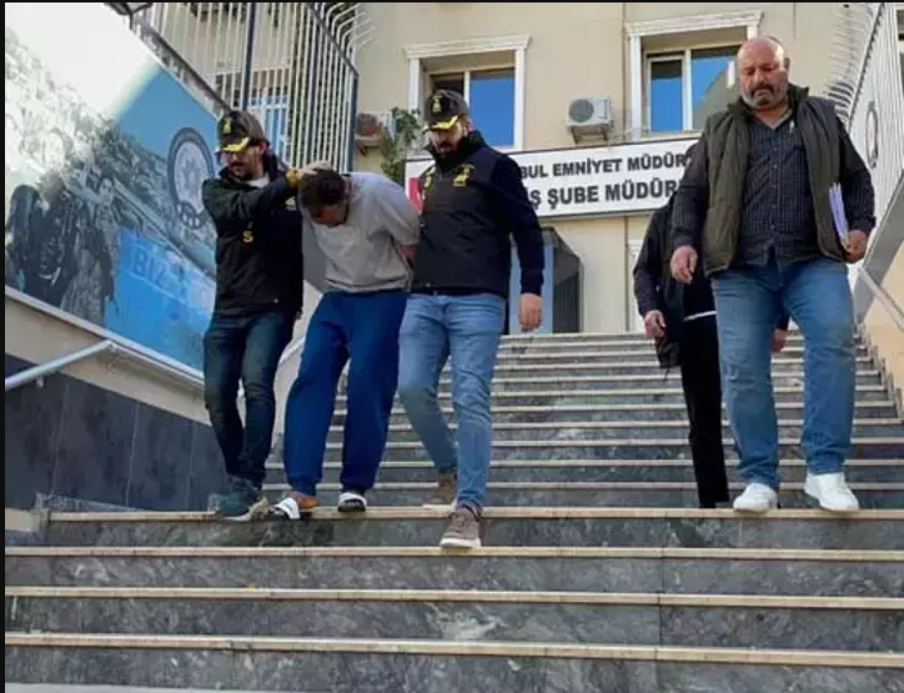 Otel odasında kan donduran cinayet!