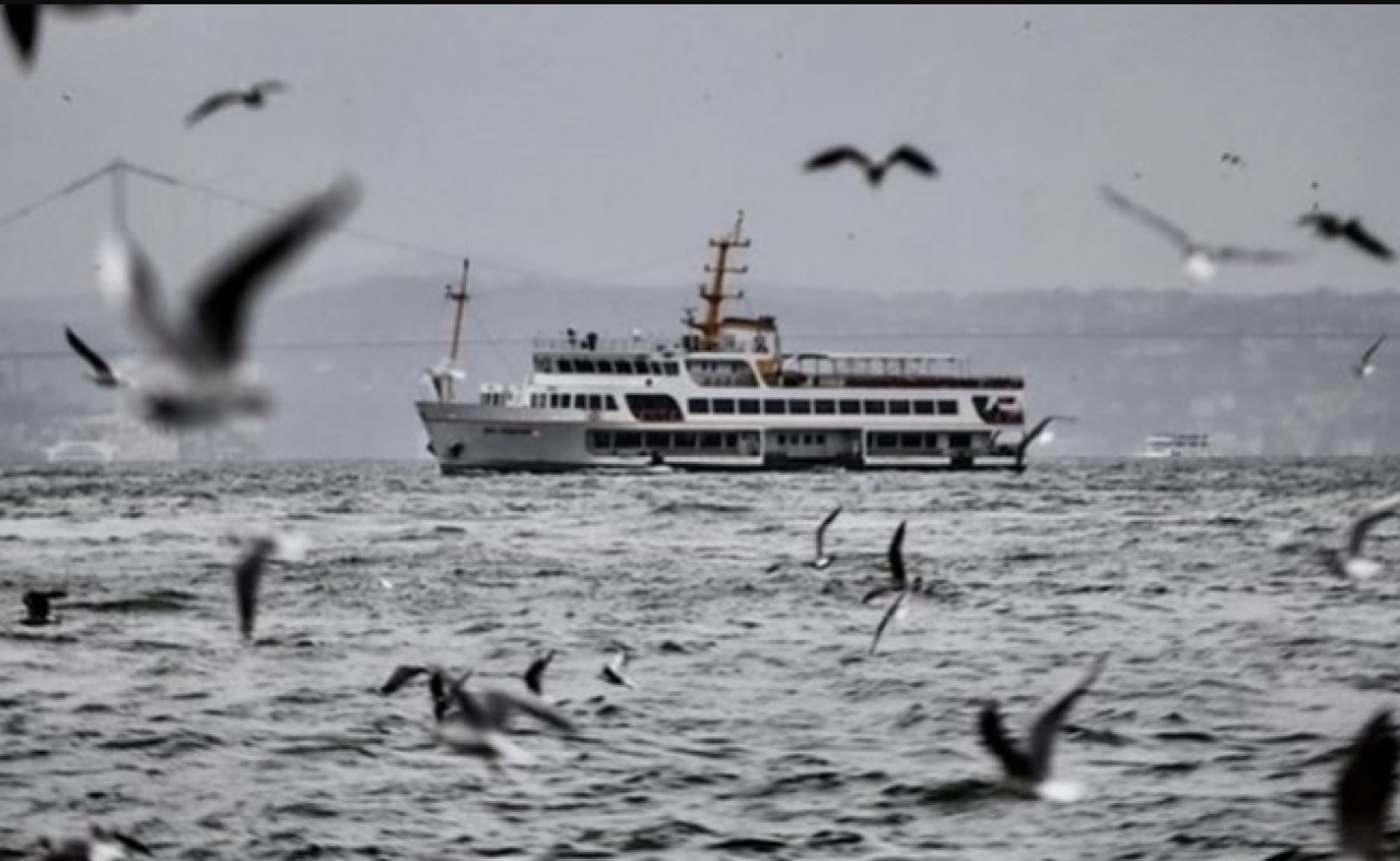 Fırtına deniz ulaşımını vurdu: Birçok feribot ve deniz otobüsü seferi iptal!