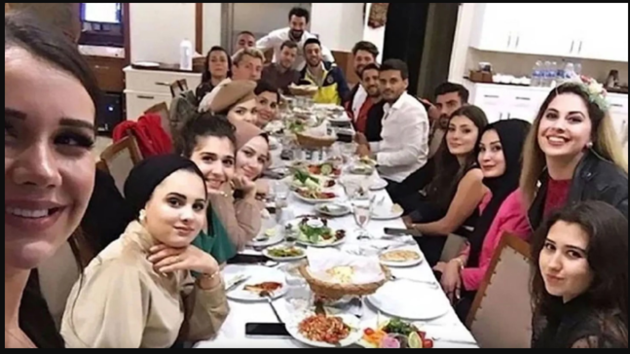 Dilan Polat'ın 4 yıl önce çektiği fotoğraf olay oldu! Bu fotoğrafta herkes zengin