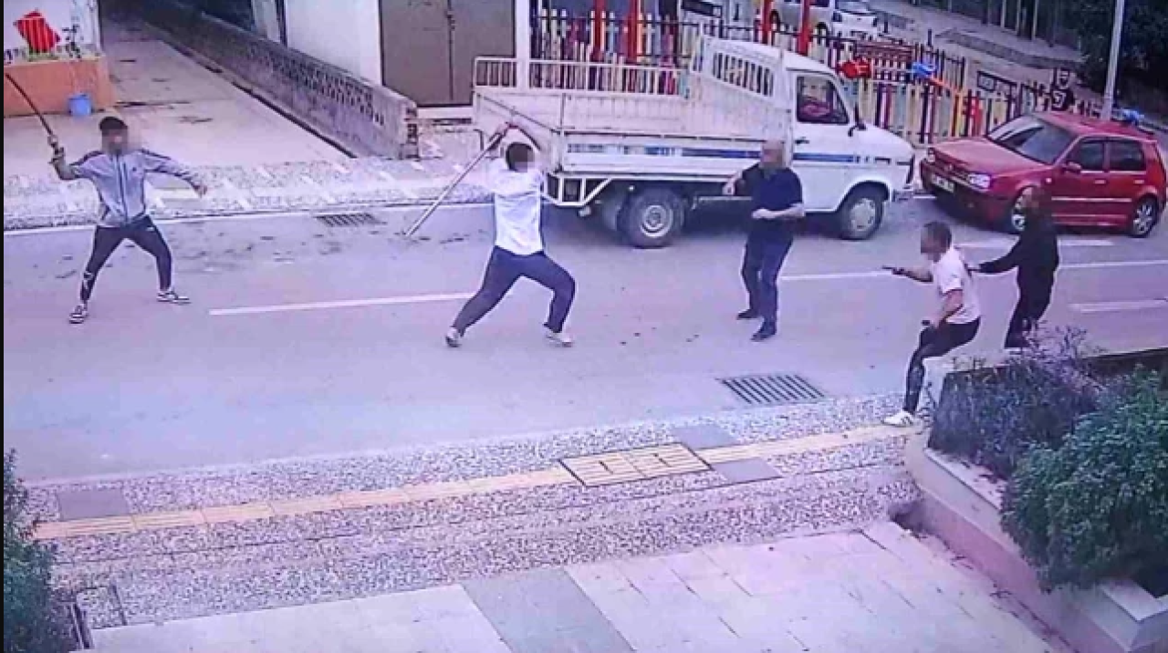 Antalya'da ortalık savaş alanına döndü! 1 kişi ağır yaralandı,  6 kişi gözaltında