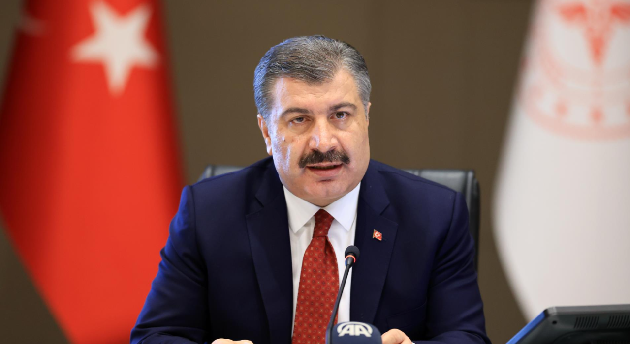 Bakan Koca'nın o hareketi tepkiye neden oldu!