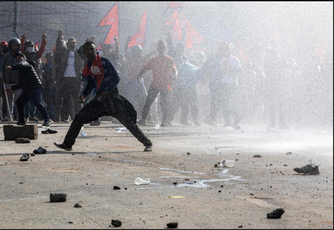 Nepal’de  göstericilere polis müdahalesi!