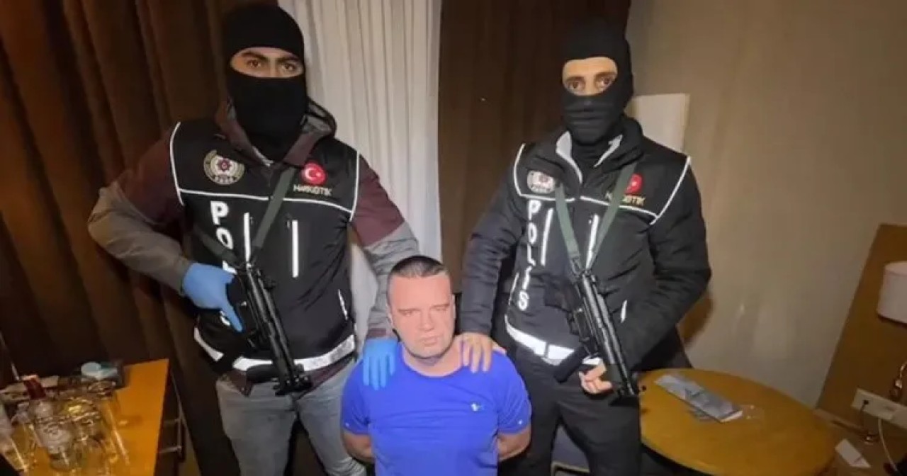 Interpol'ün kırmızı bültenle aradığı suç örgütü lideri,  İstanbul'da yakalandı