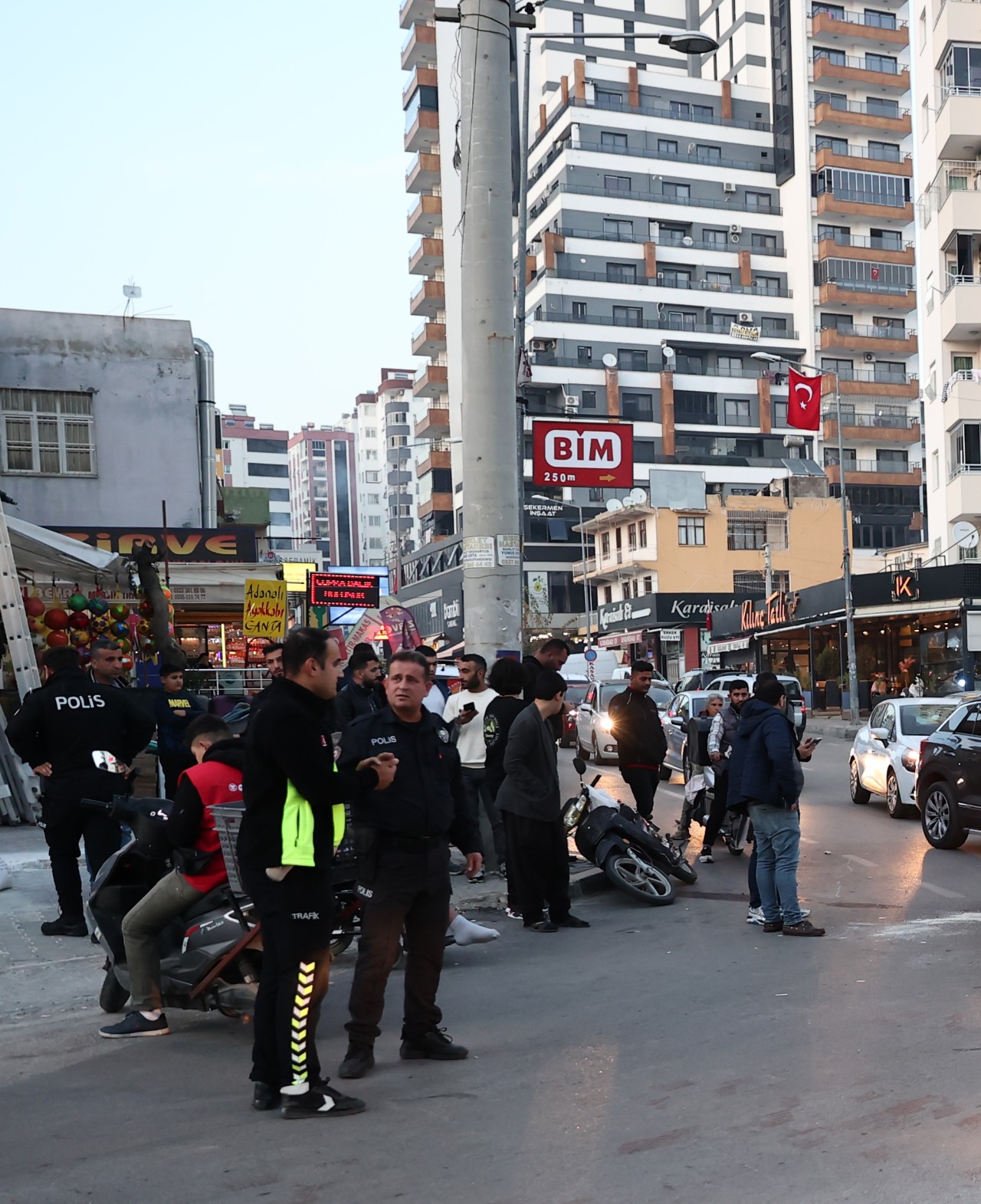 Adana'da tırın altında kalan motosikletin sürücüsü öldü