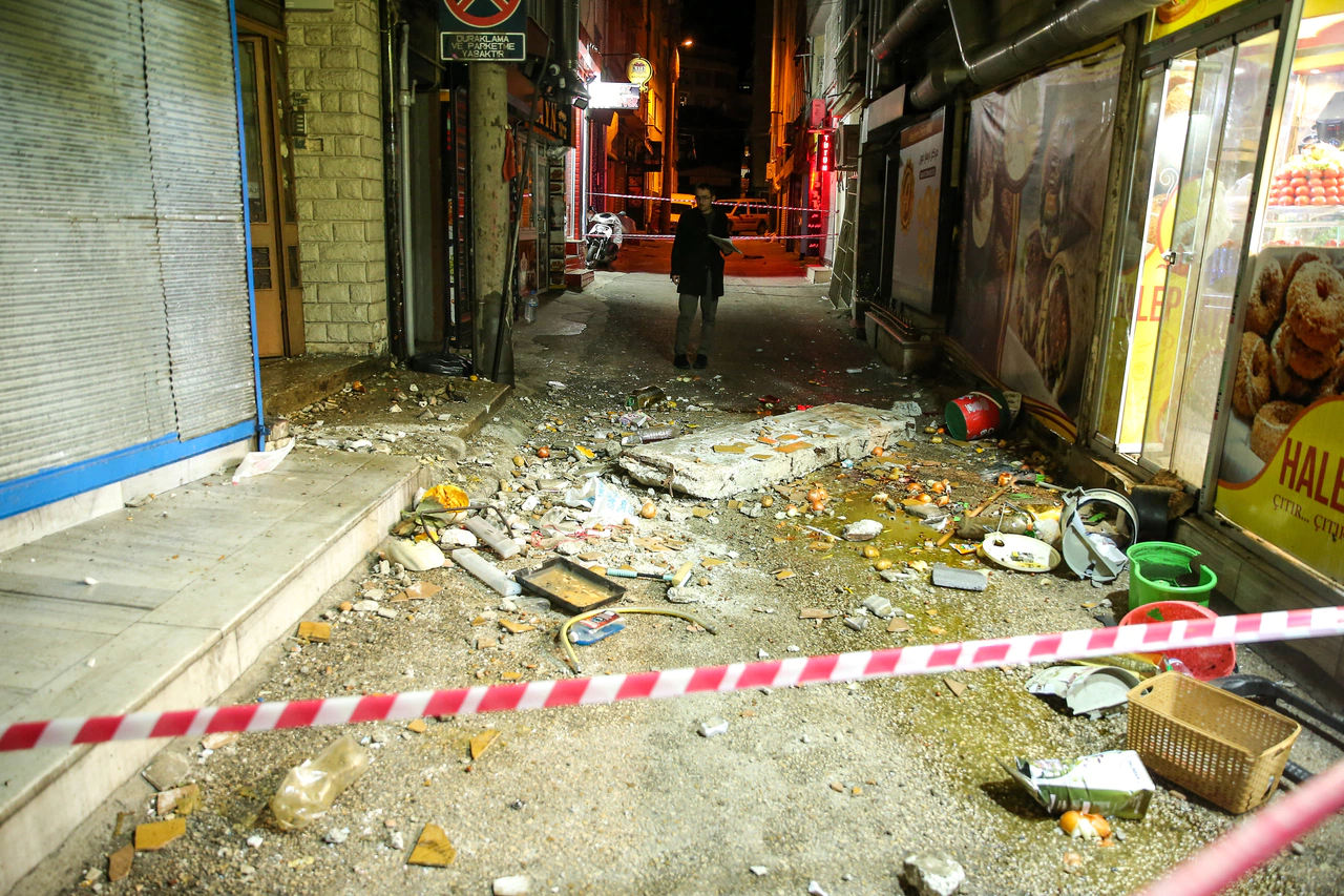 Bursa'da balkon çöktü: Muzaffer Gümüş öldü