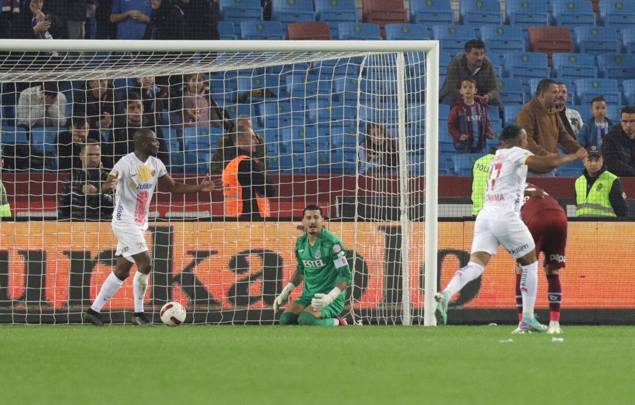 Trabzonspor'a şok. Kayserispor vurgun yaptı