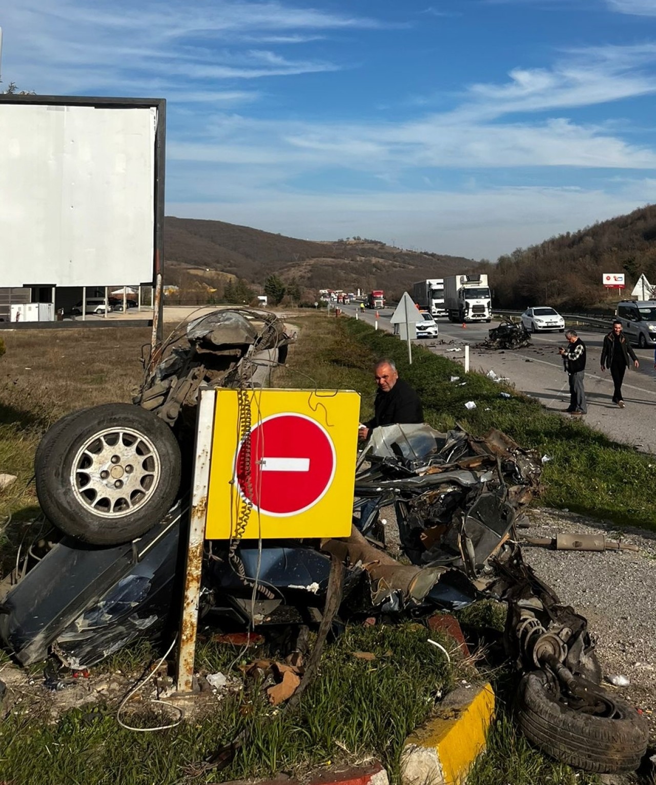 Samsun'da yolcu otobüsüyle otomobil çarpıştı. Hasan Camcı ve Oğuzhan Camcı öldü