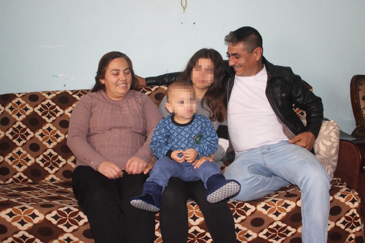 Manisa'da Afgan uyruklu kişi tarafından İran'a kaçırılan kız çocuğu 2 yıl sonra ailesinin yanında