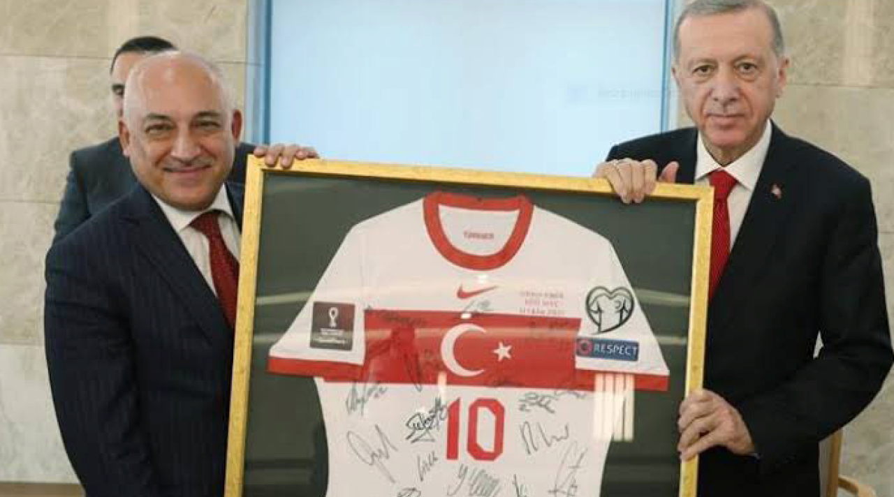 Cumhurbaşkanı Erdoğan TFF Başkanı Mehmet Büyükekşi'nin istifasını istedi!