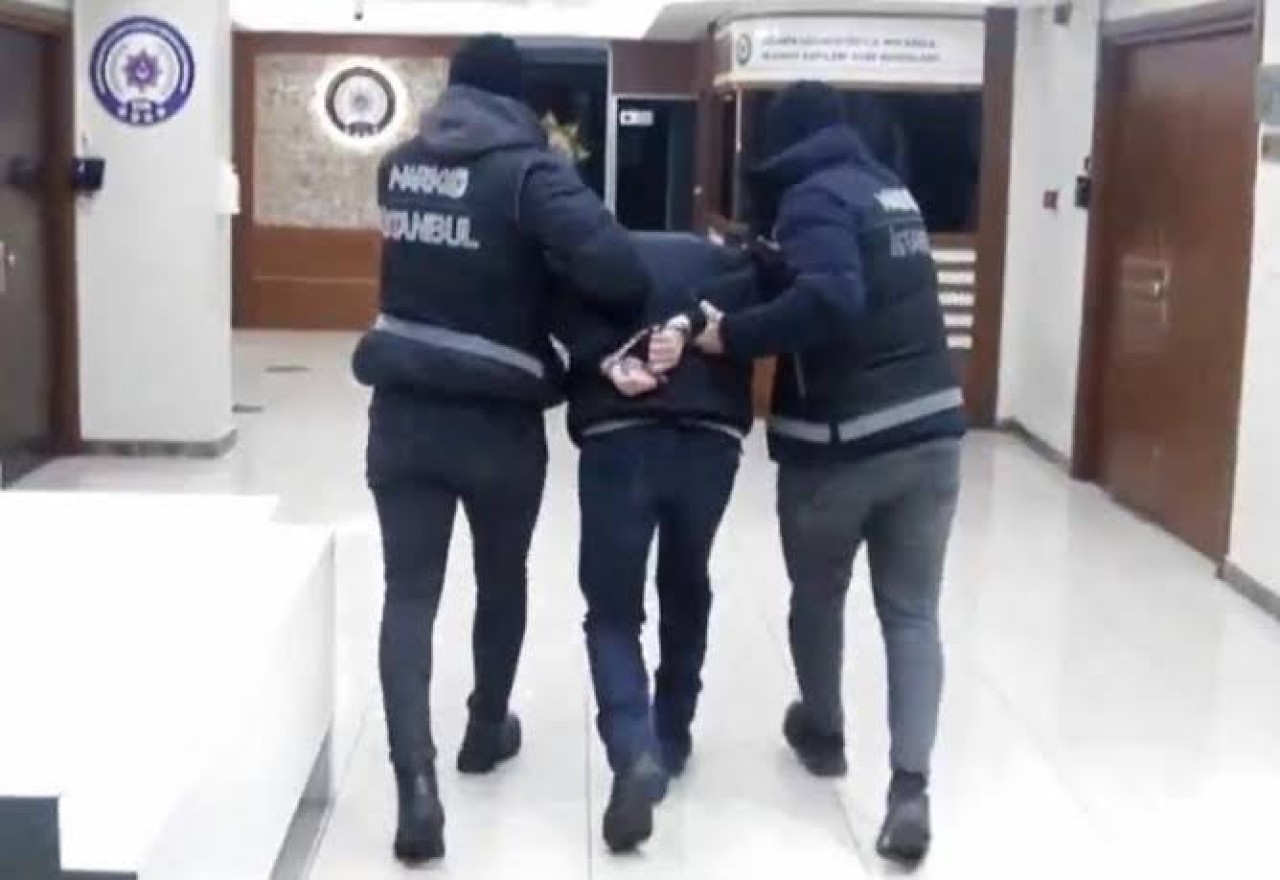Interpol tarafından kırmızı bültenle aranan uyuşturucu baronu,  İstanbul'da yakalandı