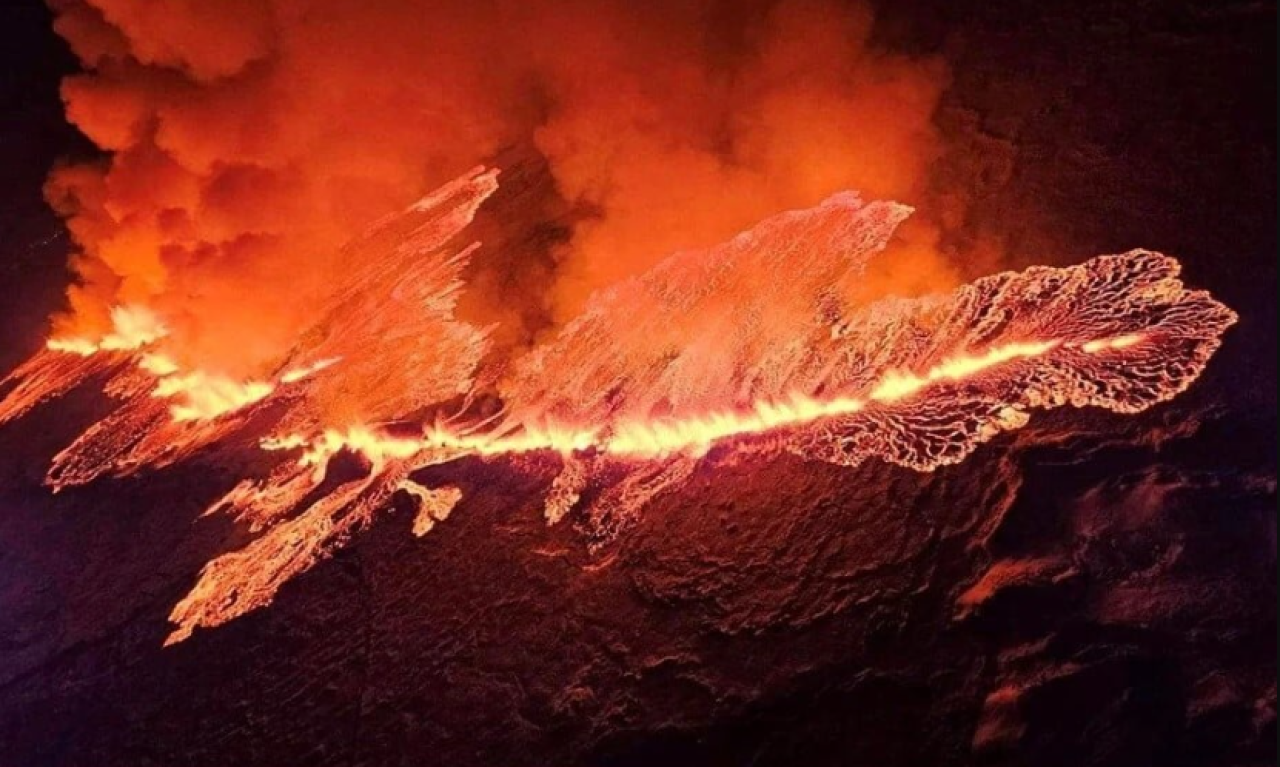 Uyarı yapılmıştı: Üstüste deprem ardından yanardağ patlaması!