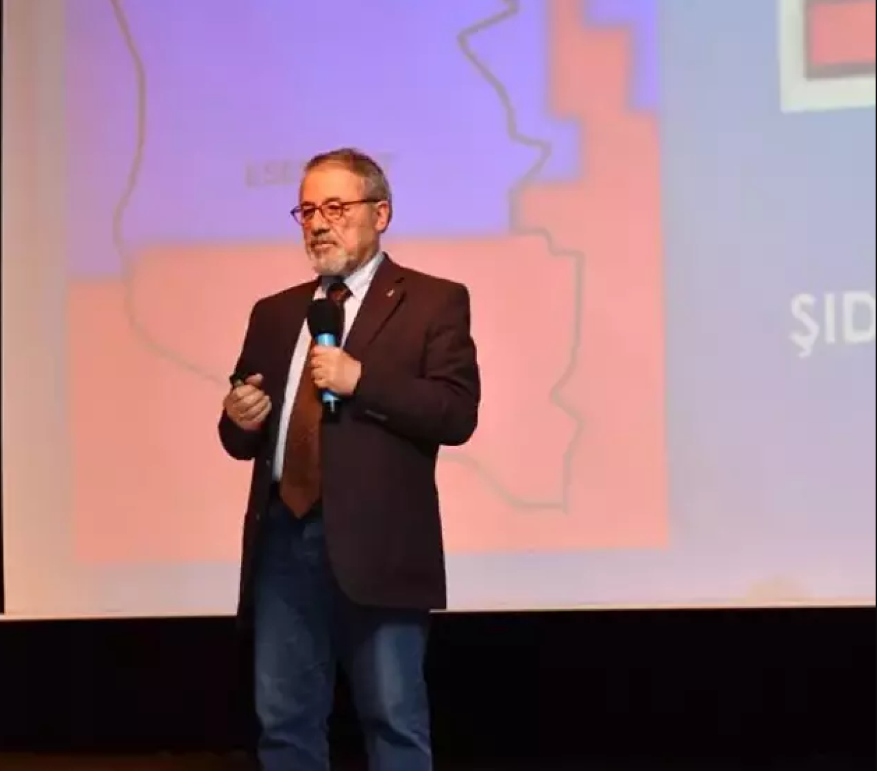 Prof. Dr. Naci Görür uyardı: 'Eğer başaramazsak her şeyimizi kaybederiz'