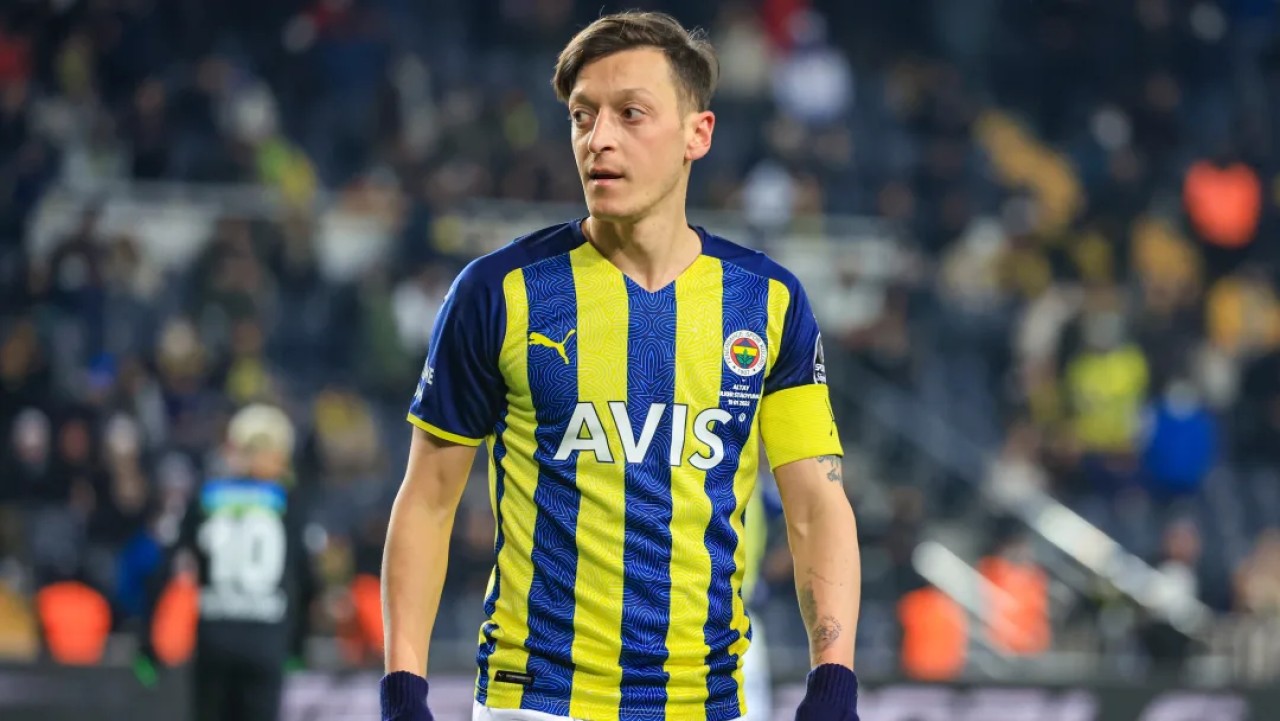 Mesut Özil'den yıllar sonra Fenerbahçelileri delirtecek hareket