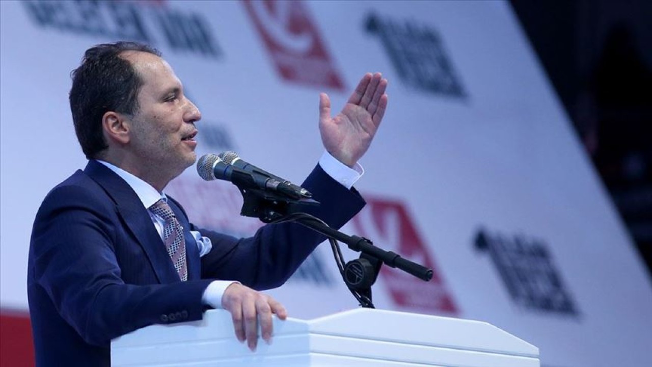 Yeniden Refah'ın yerel seçim bombası: Ünlü şarkıcı belediye başkan adayı oldu