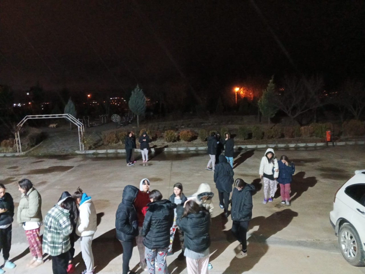 Çorum'da deprem meydana geldi. Vali'den ilk açıklama