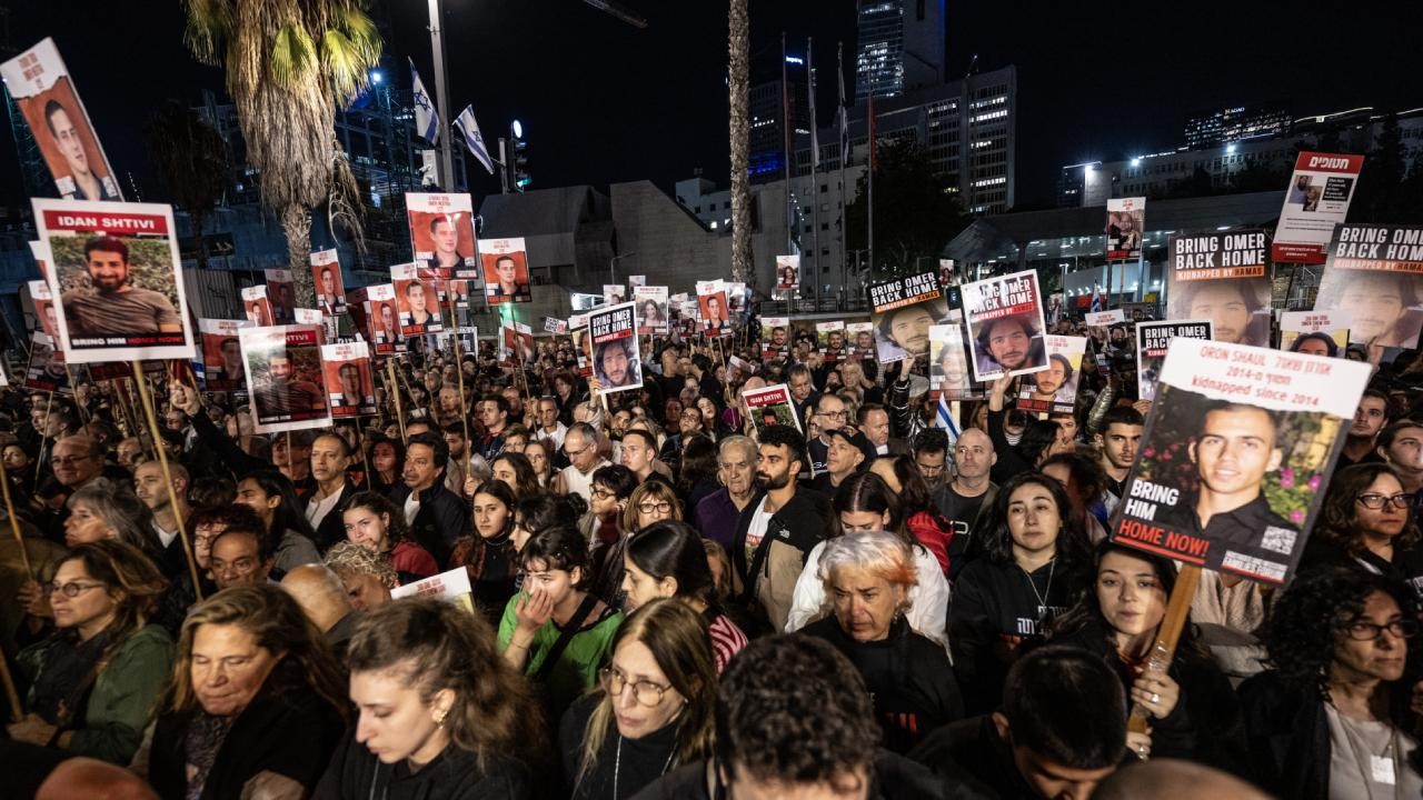 İsrail ayaklandı. Binlerce kişi sokağa çıktı
