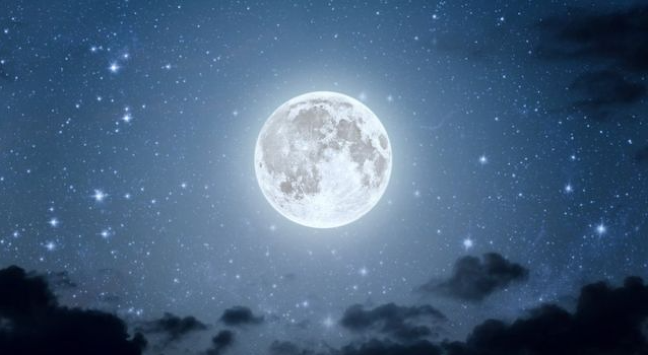 Bilim insanları : Ay'ın sömürülmesi büyük zarara neden olabilir!