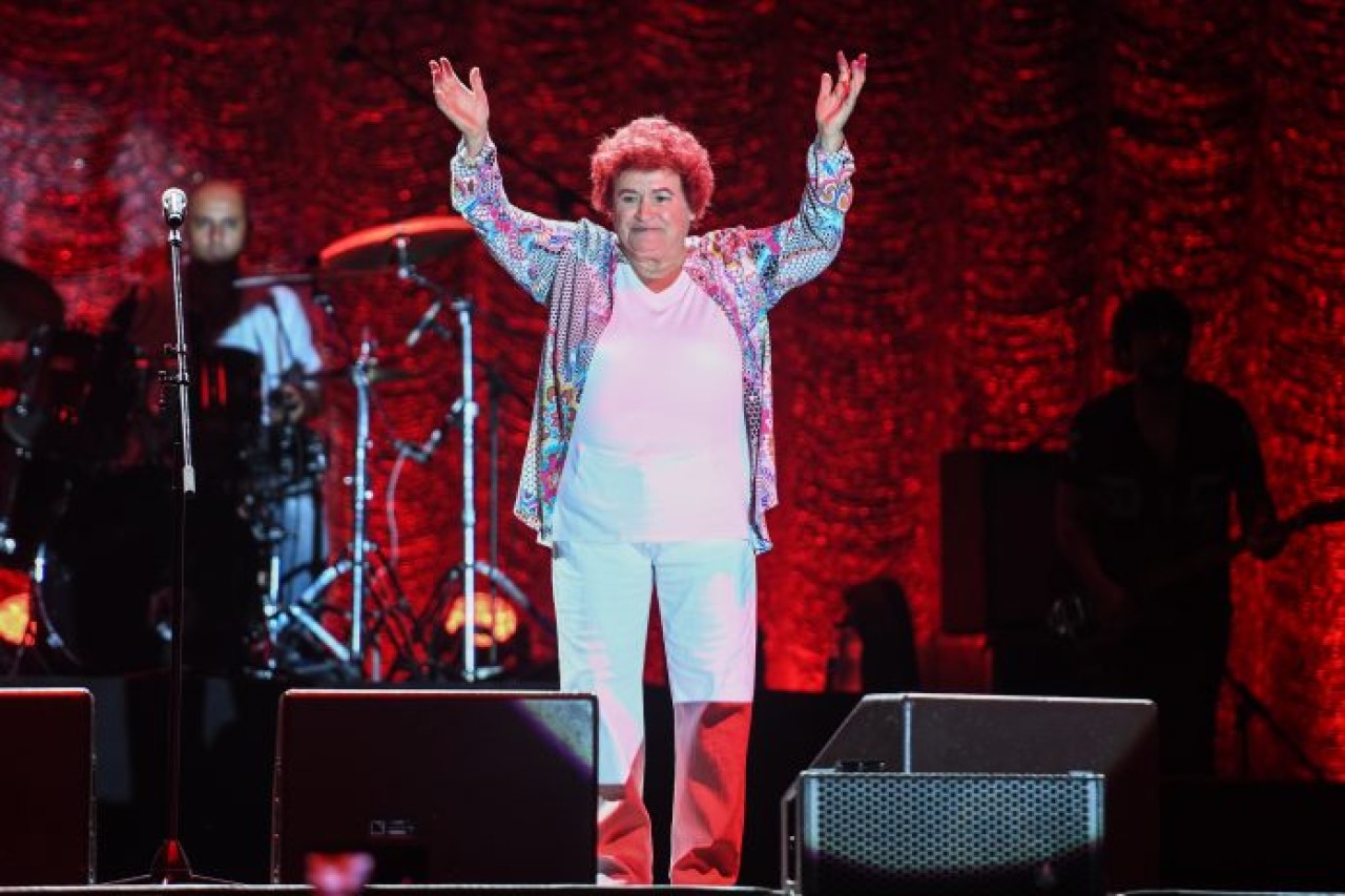 Selda Bağcan'ın provaya çıkarken giydiği kıyafetler gündem oldu