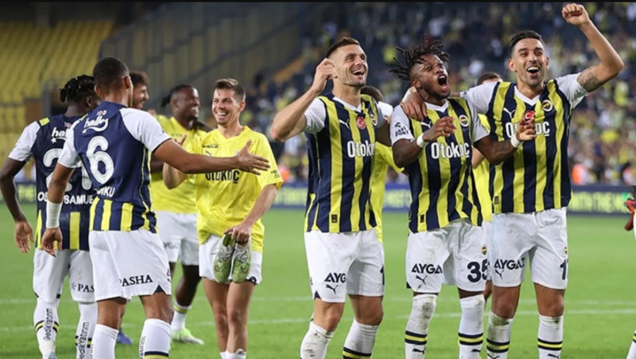 Fenerbahçe'de sürpriz gelişme: Yıldız futbolcu kadroya alındı!