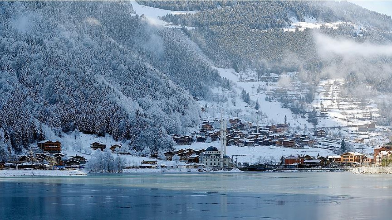 Karadeniz'de kar nedeniyle 343 yerleşim yeri ulaşıma kapandı!