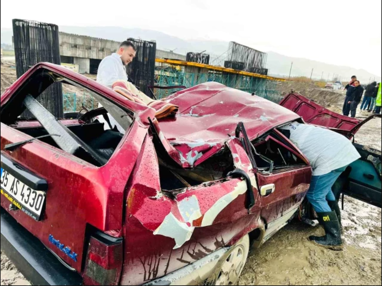 Aydın'da feci kaza: İbrahim Yaşar, Sedat Pehlivan ve İsmail Büyükgümüş yaşamını yitirdi!