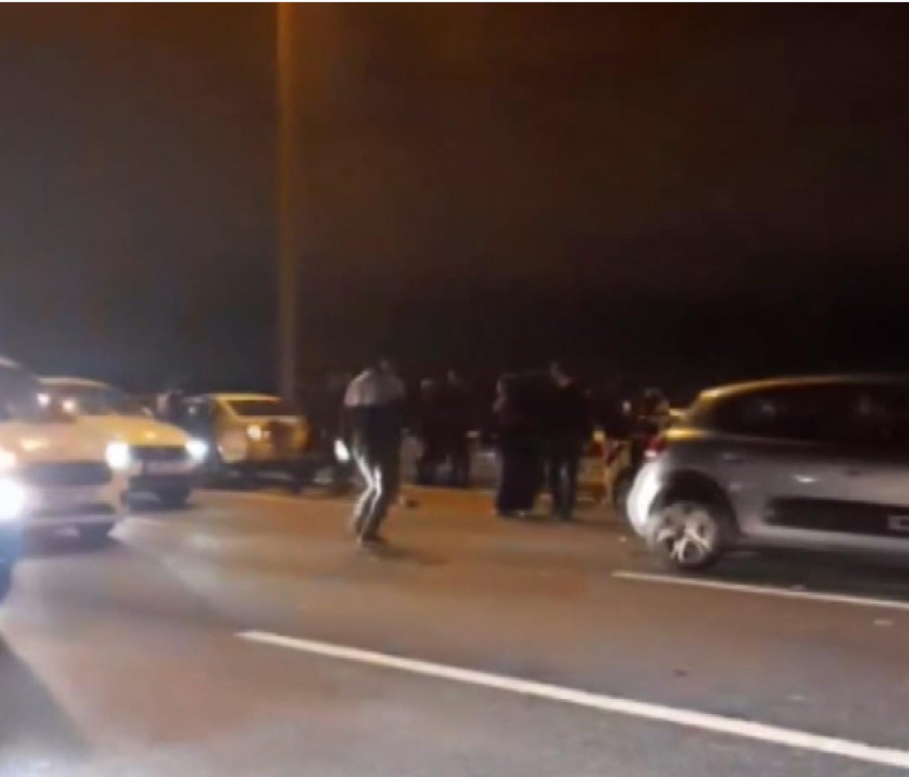 Makas attı  zincirleme kazaya sebep oldu!