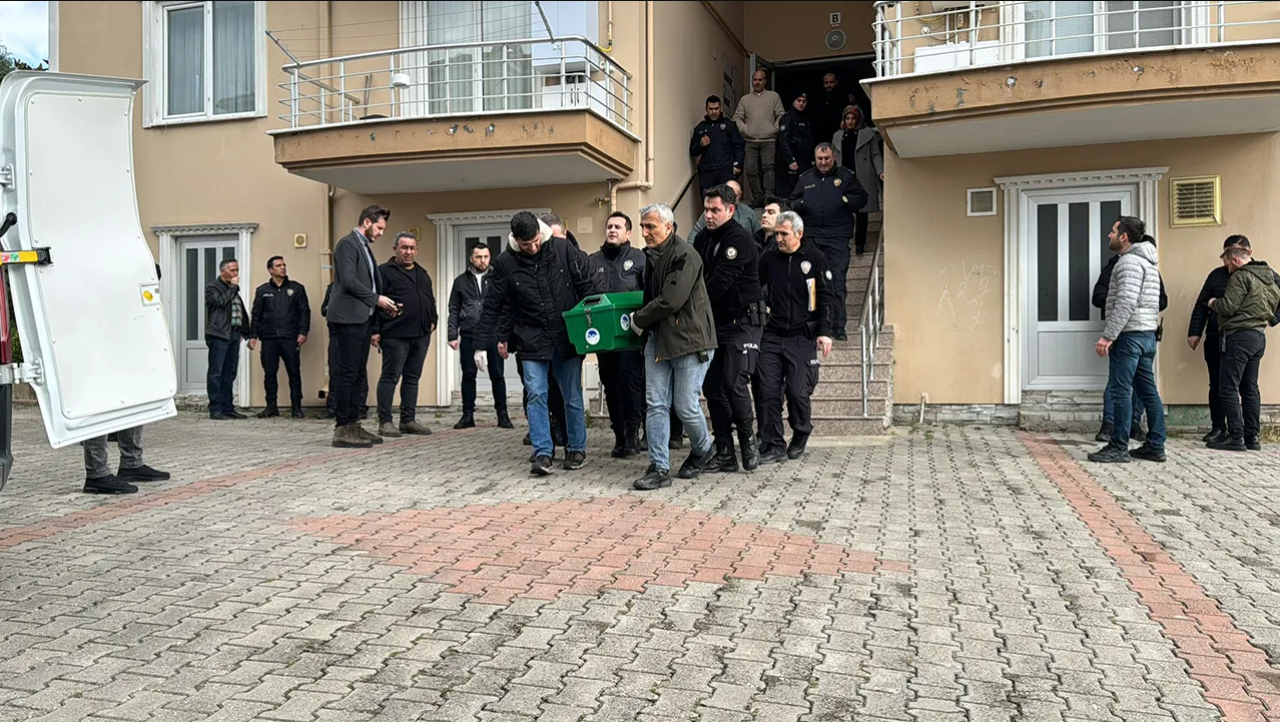 Sakarya'da polis memuru aile fertlerini vurarak intihar etti!