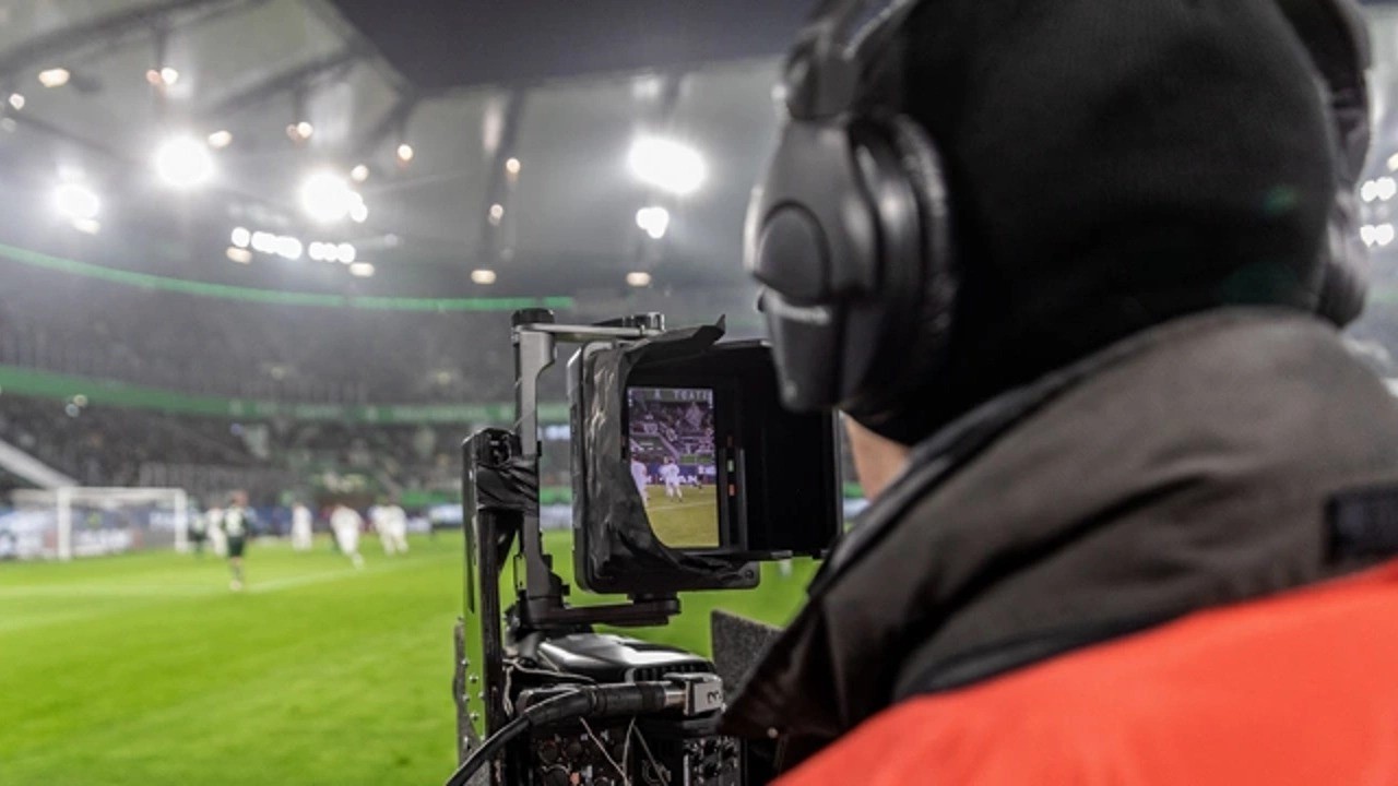 Futbol maçlarını TRT aldı. Şifresiz yayınlanacak