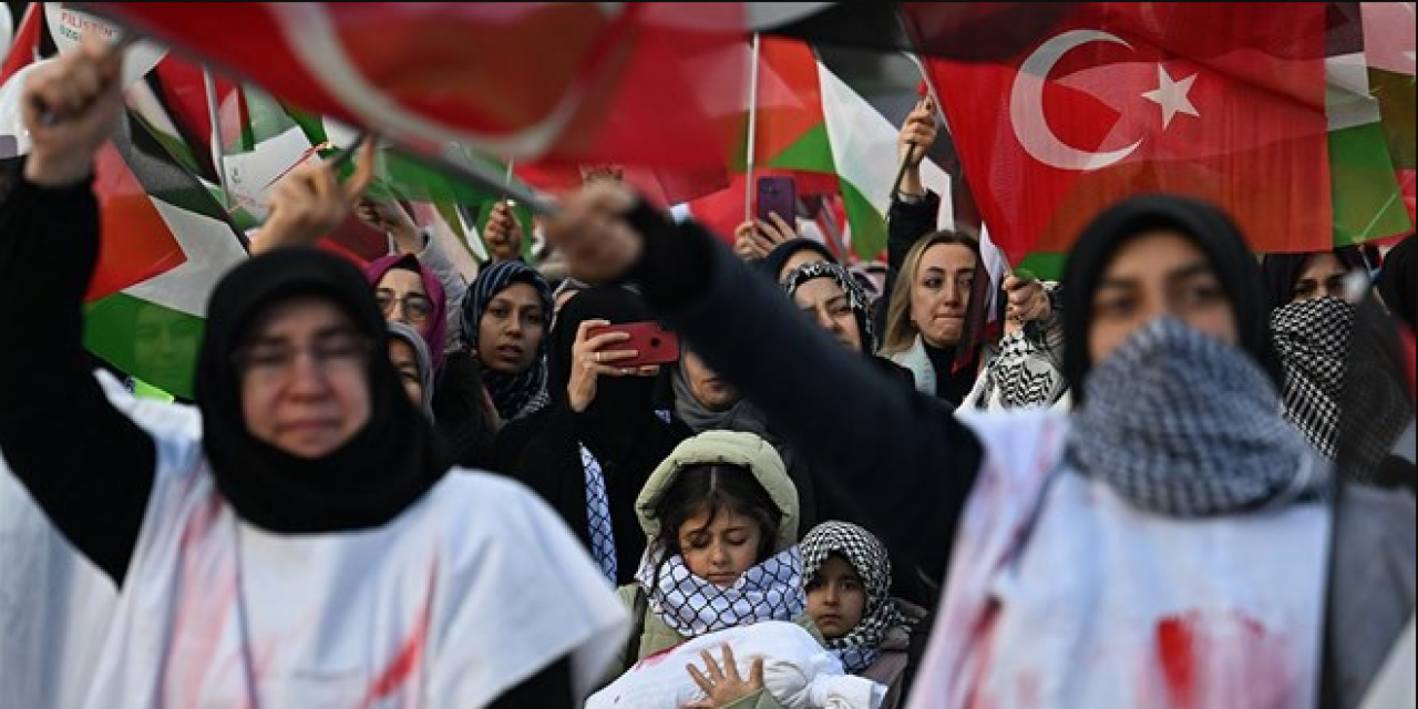 Yılın ilk gününde İstanbul’da tarihi yürüyüş!
