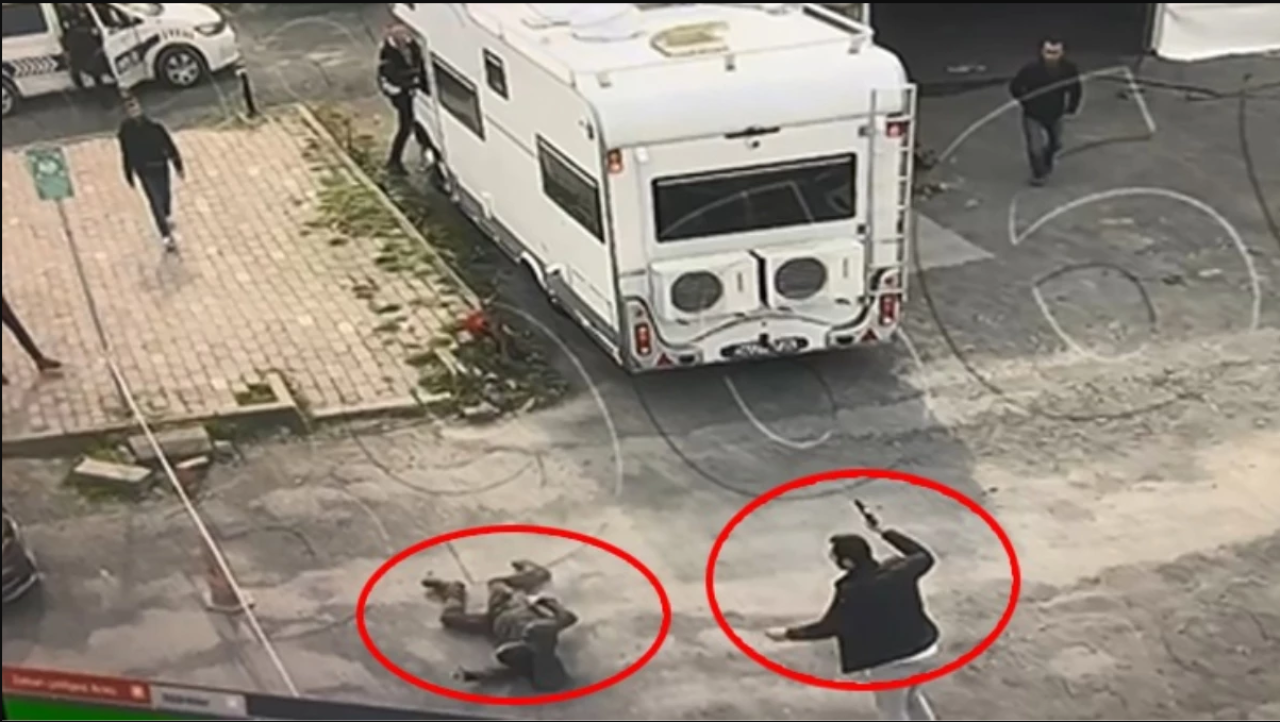 Mahalle bekçisi kendisine yumruk atan kişiyi vurdu!