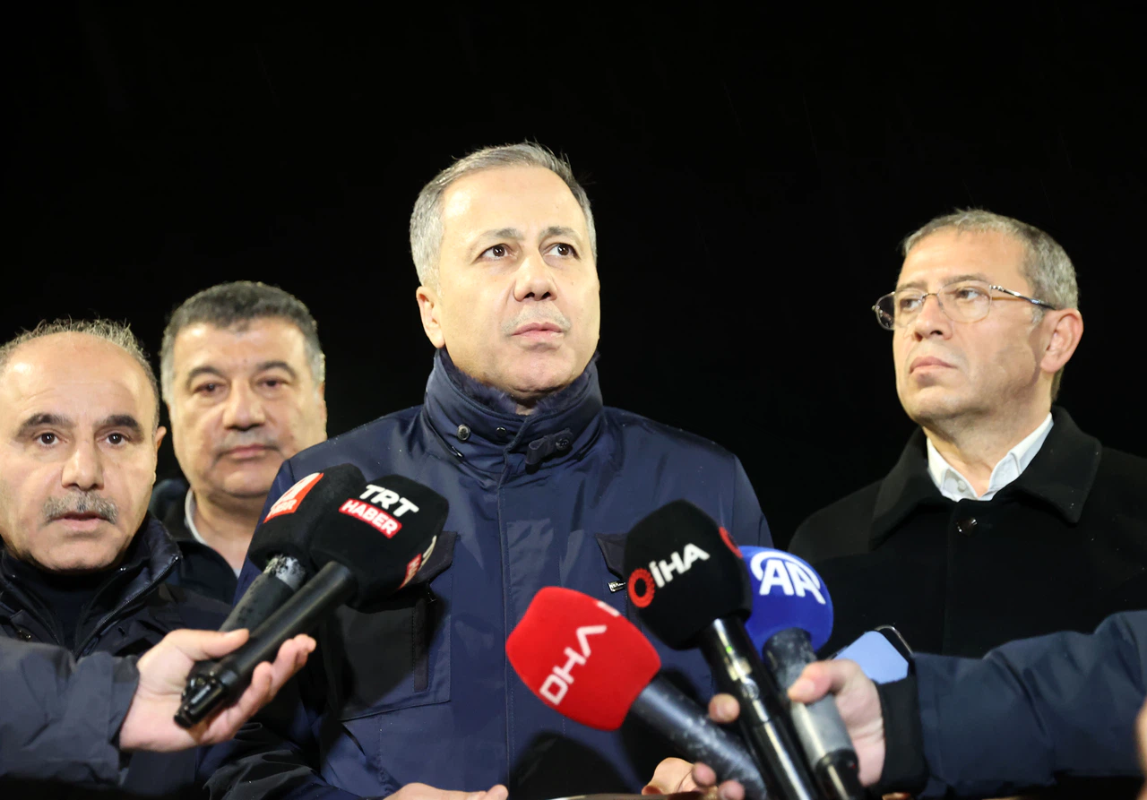 İçişleri Bakanı  Ali Yerlikaya'dan sabaha karşı flaş açıklama