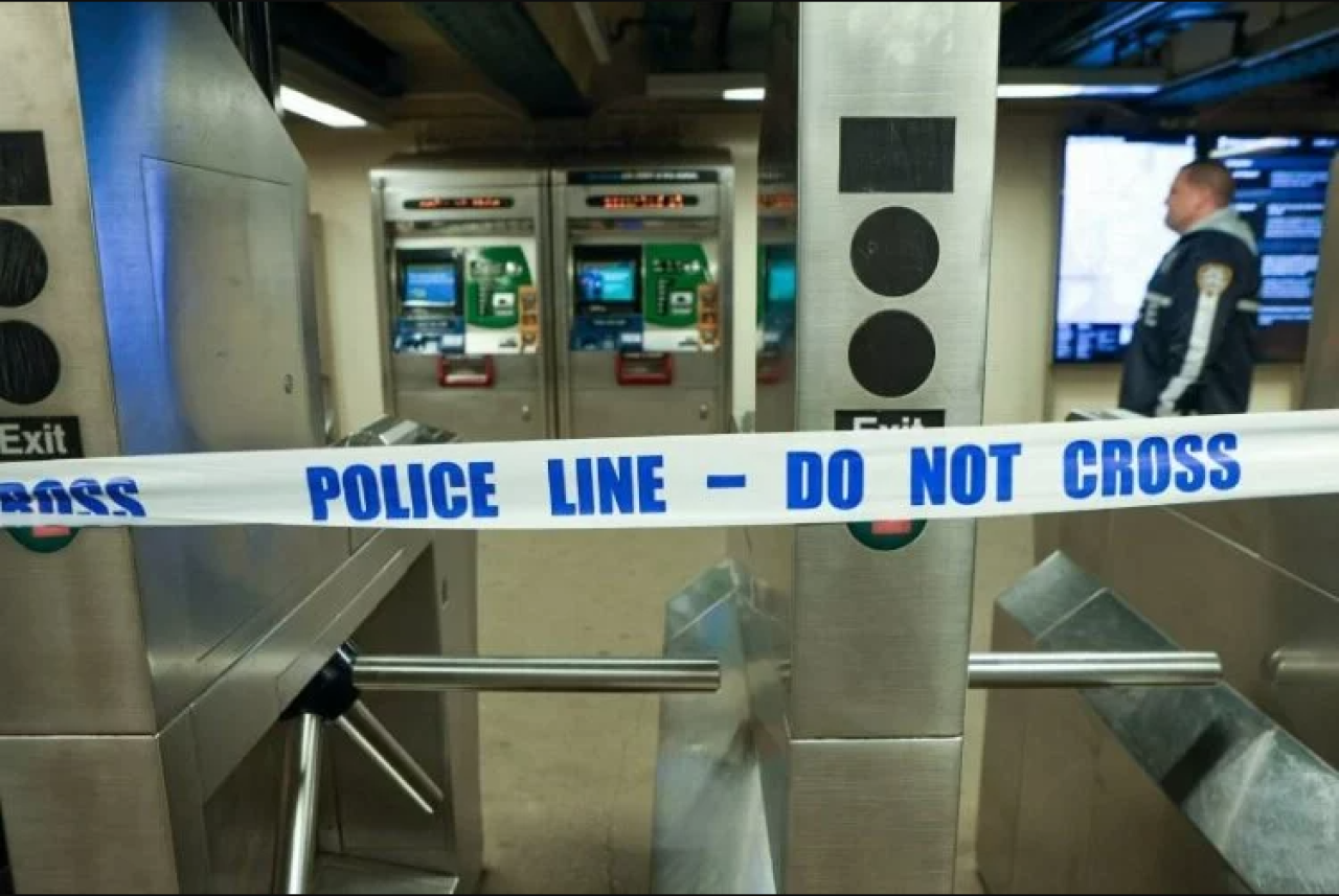 New York metrosunda silahlı saldırı: 1 ölü 5 yaralı