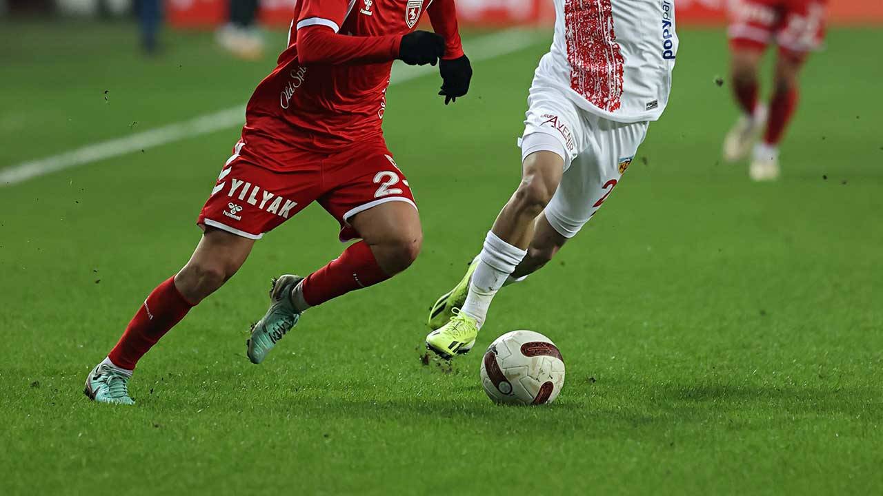 Süper Lig maçları 1 hafta ertelendi