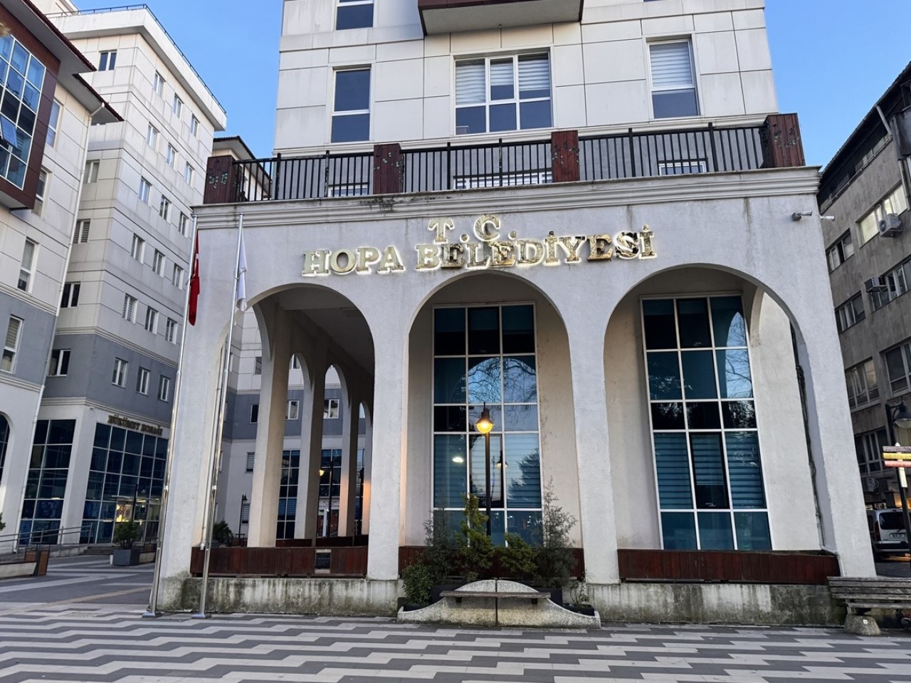 Hopa'da AK Parti'nin de CHP'nin de başkan adayı Utku Cihan